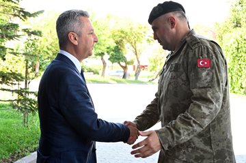 2. Zırhlı Tugay Komutanı Tuğgeneral Mahmut Sert, KSÜ Rektörü Prof. Dr. İbrahim T